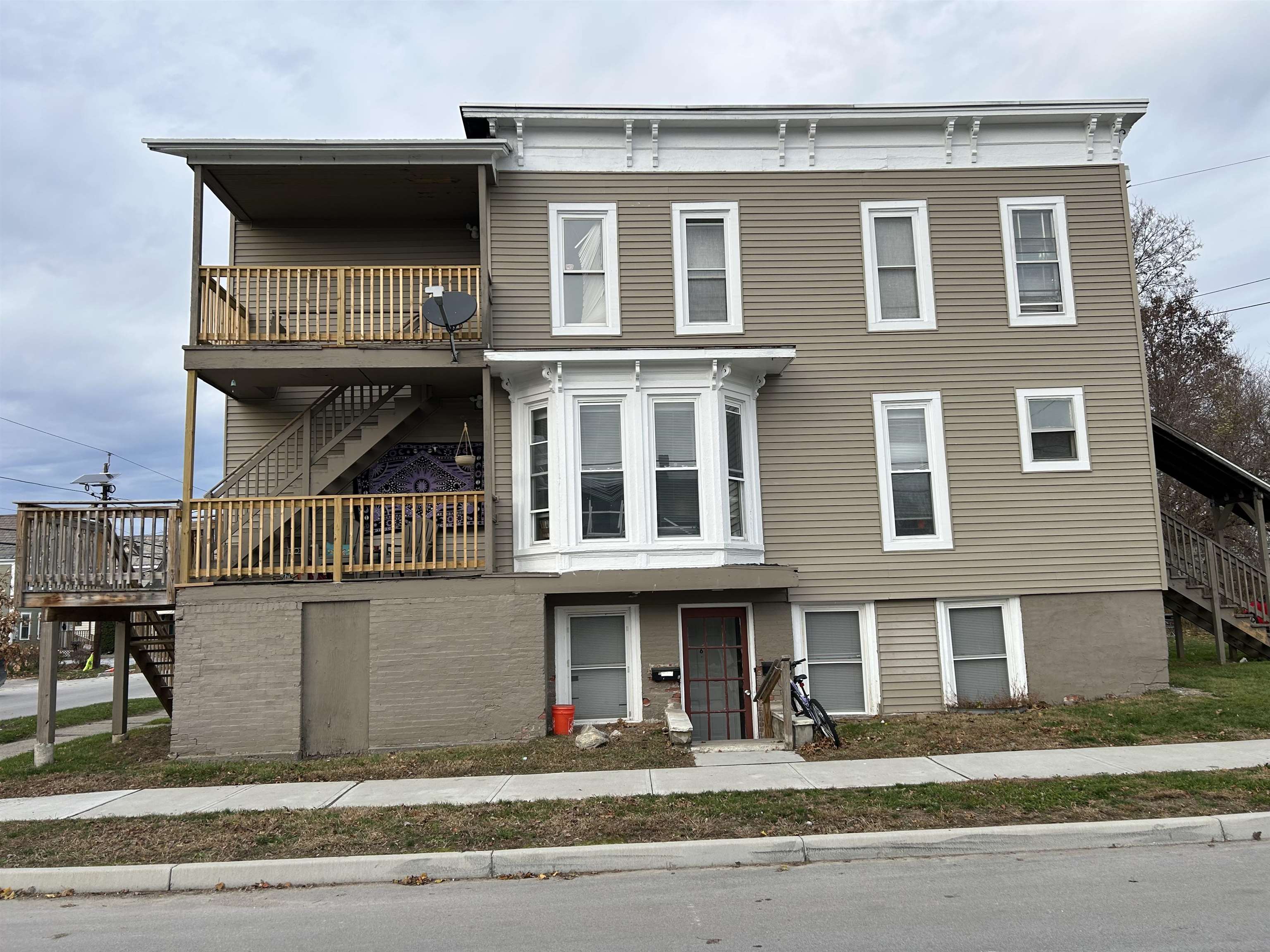 44 Baxter Street Rutland, VT 05701 - Photo 2 of 22