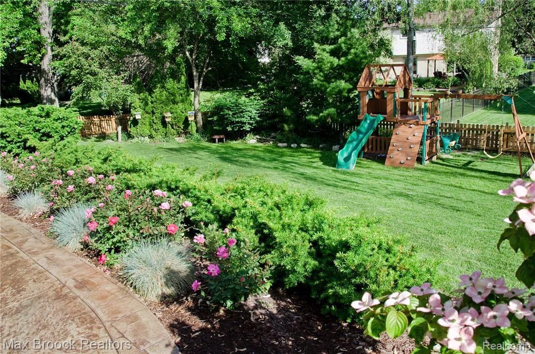 2183 Wayward Drive Rochester, MI 48309 - Photo 43 of 44 Enjoy Your Peaceful Landscape Year Round!