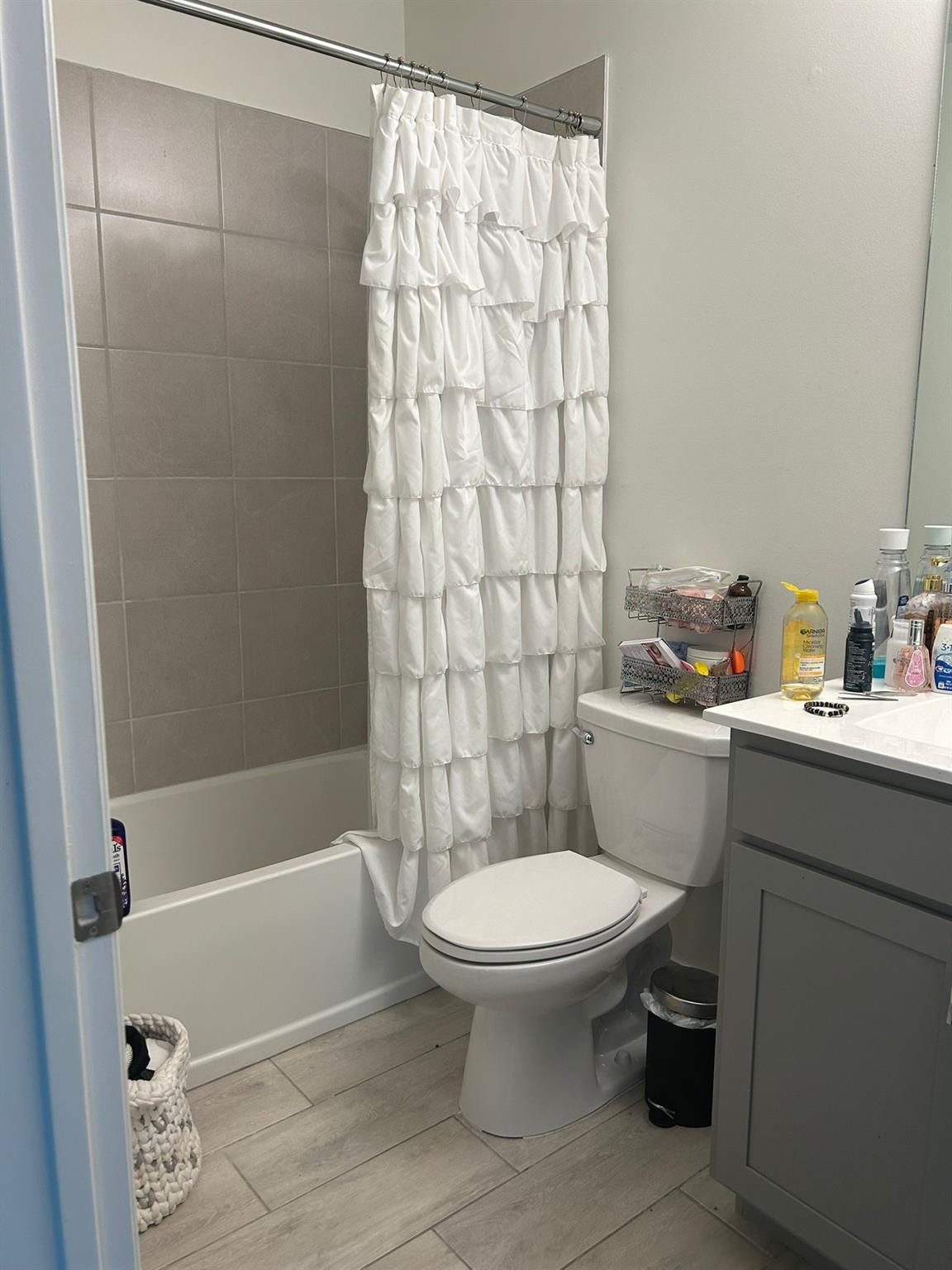 4161 Marina Way Lighthouse Point, FL 33064 - Photo 11 of 20 2nd Floor Bathroom