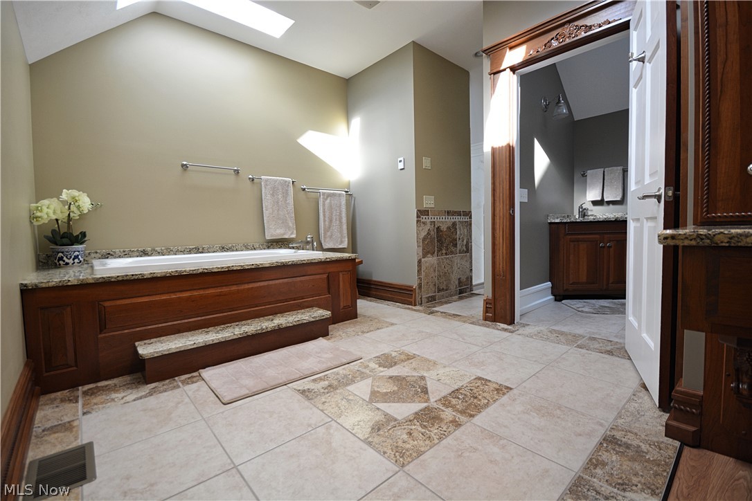 8240 Lake Road Seville, OH 44273 - Photo 12 of 30 Gallery Image 12
