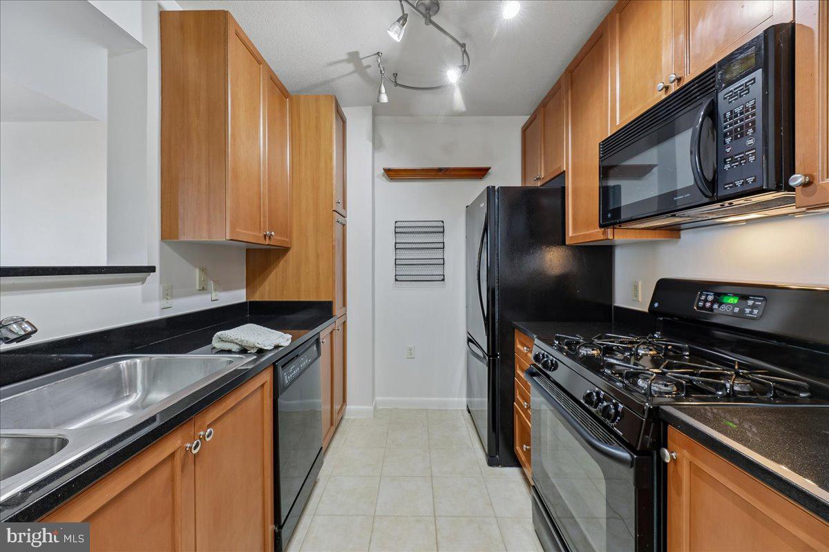 851 North Glebe Road, Unit 1003 Arlington, VA 22203 - Photo 7 of 73