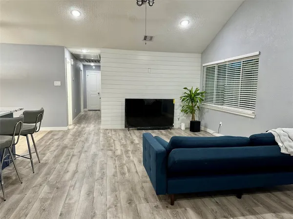 $1,700 | 7114 Golden Dale Court, Cypress, TX 77433