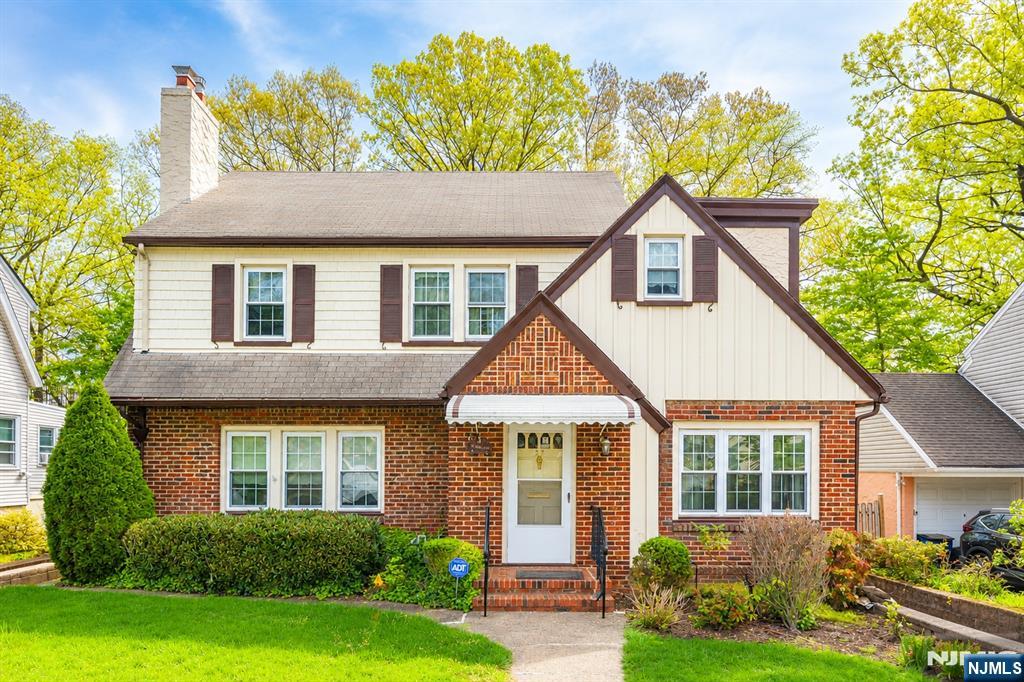 27 Glen Road West Orange, NJ 07052 - Photo 1 of 25