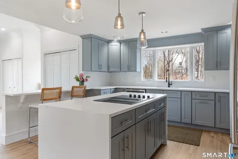 $2,195,000 | 14 Windermere Lane, Stamford, CT 06902