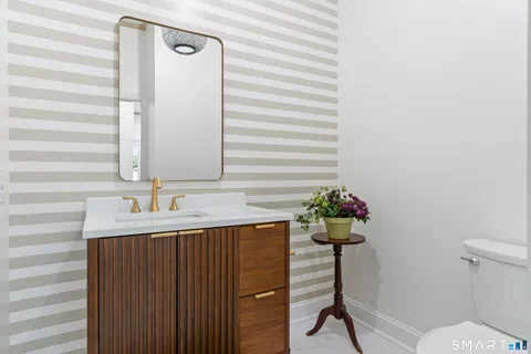 $2,195,000 | 14 Windermere Lane, Stamford, CT 06902