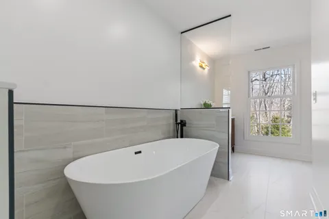 $2,195,000 | 14 Windermere Lane, Stamford, CT 06902