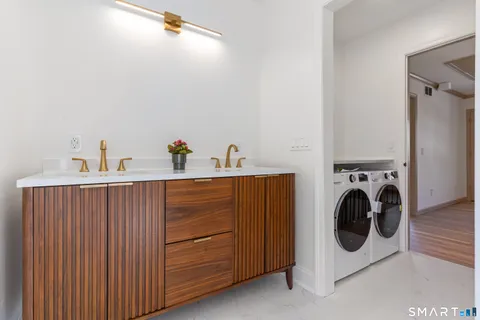 $2,195,000 | 14 Windermere Lane, Stamford, CT 06902