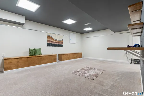 a view of livingroom with furniture