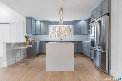 $2,195,000 | 14 Windermere Lane, Stamford, CT 06902