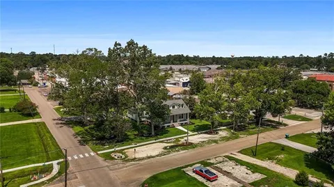 $555,000 | 163 South 7th Street, Ponchatoula, LA 70454