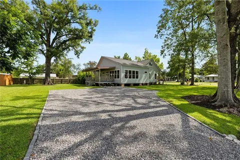 $555,000 | 163 South 7th Street, Ponchatoula, LA 70454