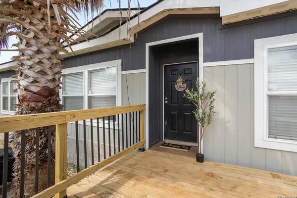 $180,000 | 510 Cedar Street, Jourdanton, TX 78026