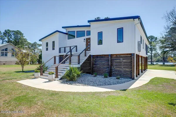 $949,000 | 9226 Hart Drive, Oriental, NC 28571