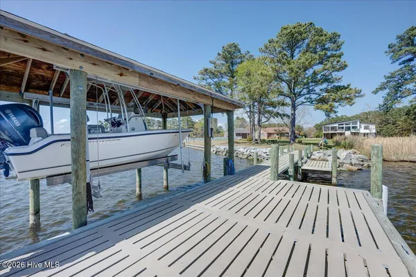 $949,000 | 9226 Hart Drive, Oriental, NC 28571