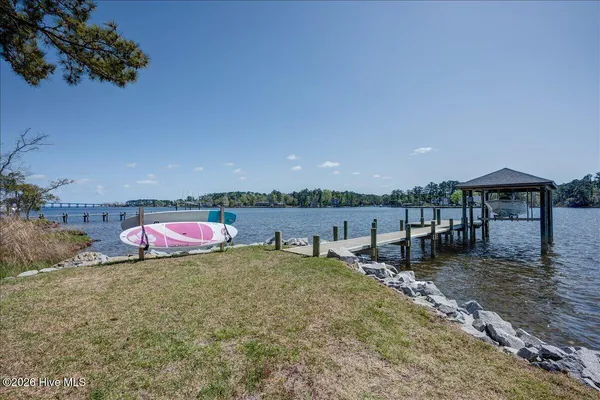 $949,000 | 9226 Hart Drive, Oriental, NC 28571