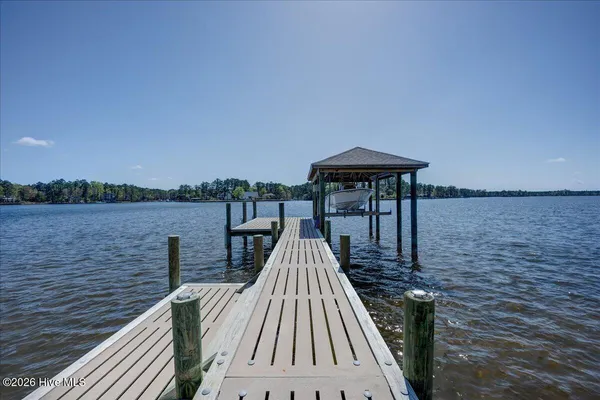 $949,000 | 9226 Hart Drive, Oriental, NC 28571