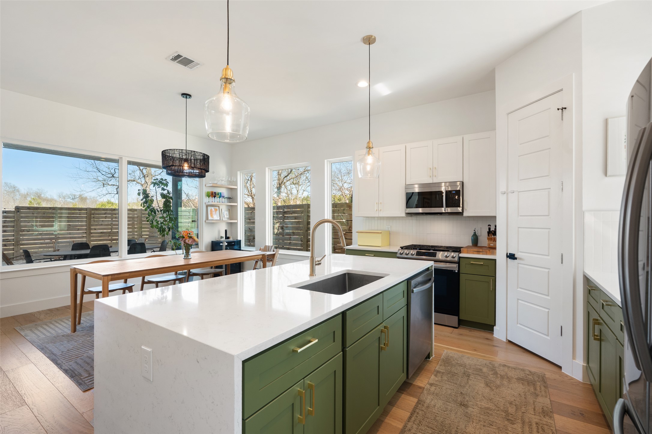 5604 Samuel Huston Avenue, Unit 2 Austin, TX 78721 - Photo 4 of 32