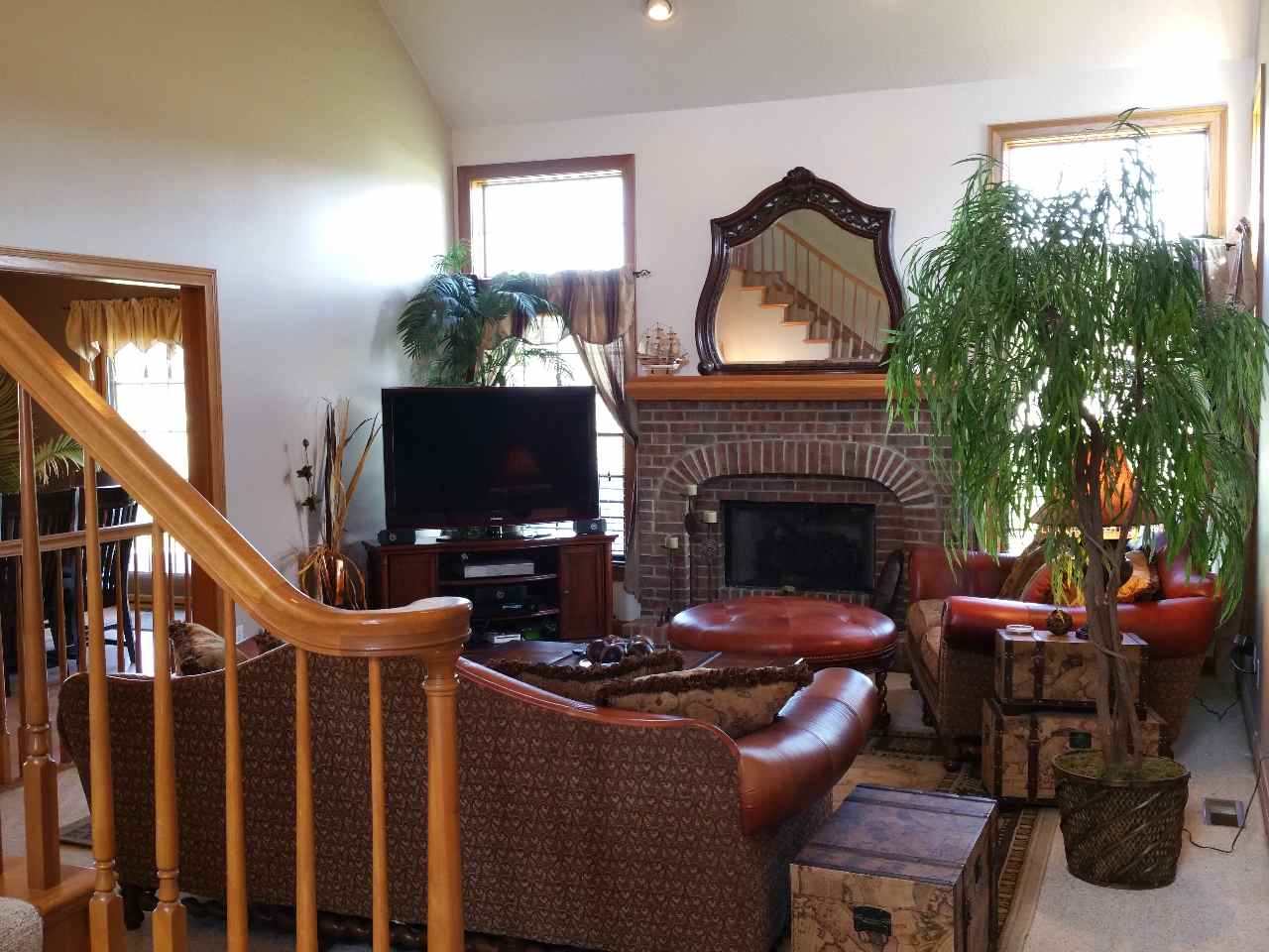 15533 Feighner Road Roanoke, IN 46783 - Photo 5 of 30