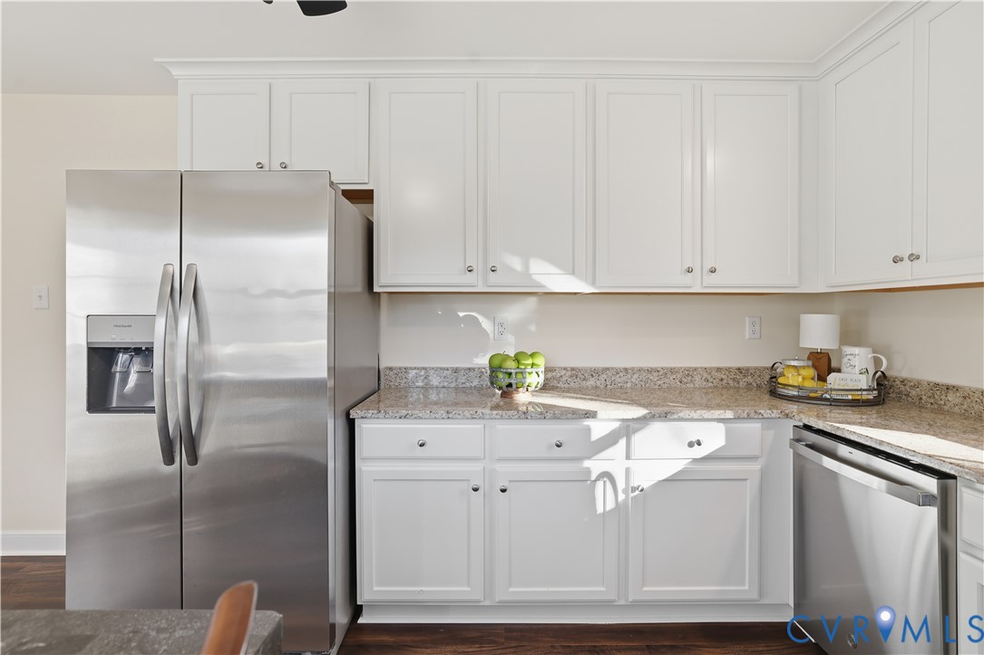 1312 Oldbury Road Midlothian, VA 23113 - Photo 14 of 35 Kitchen featuring appliances with stainless steel
