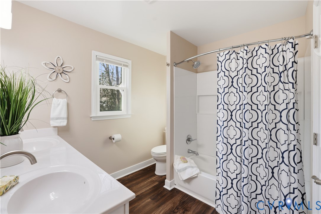1312 Oldbury Road Midlothian, VA 23113 - Photo 23 of 35 Full bath with double vanity, shower / bathtub com