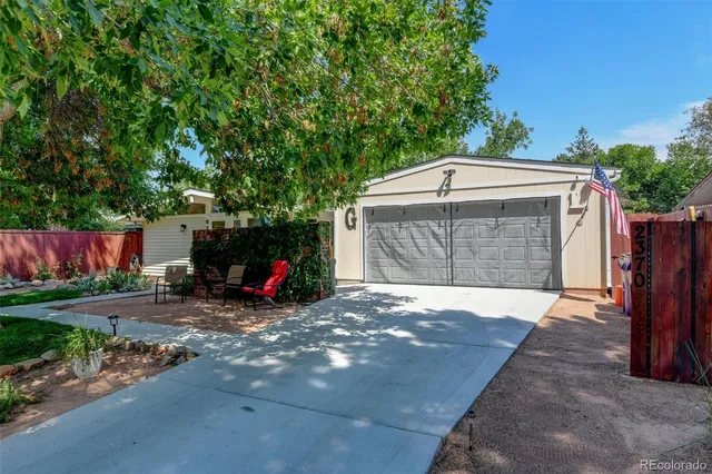 a view of a barn in the back yard