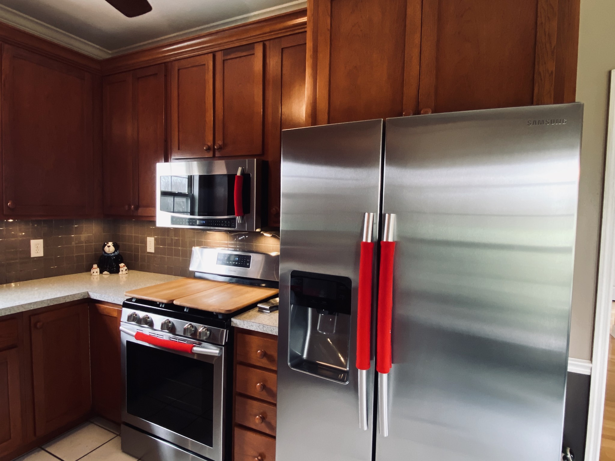 412 Ranch Road Portland, TN 37148 - Photo 9 of 35 a kitchen with a refrigerator and a sink