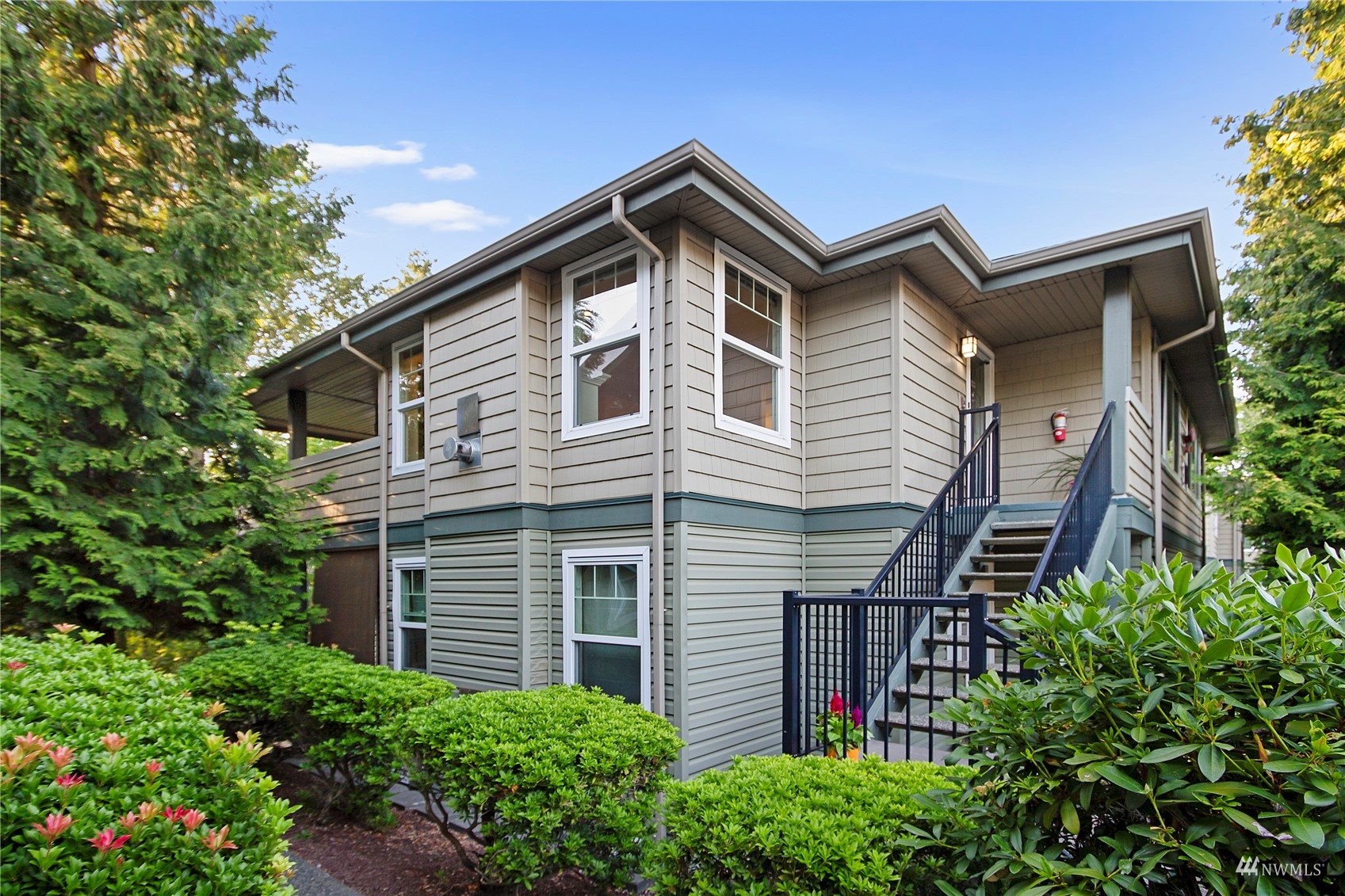 1500 South 18th Street, Unit B201 Renton, WA 98055 - Photo 1 of 29 Gallery Image 1