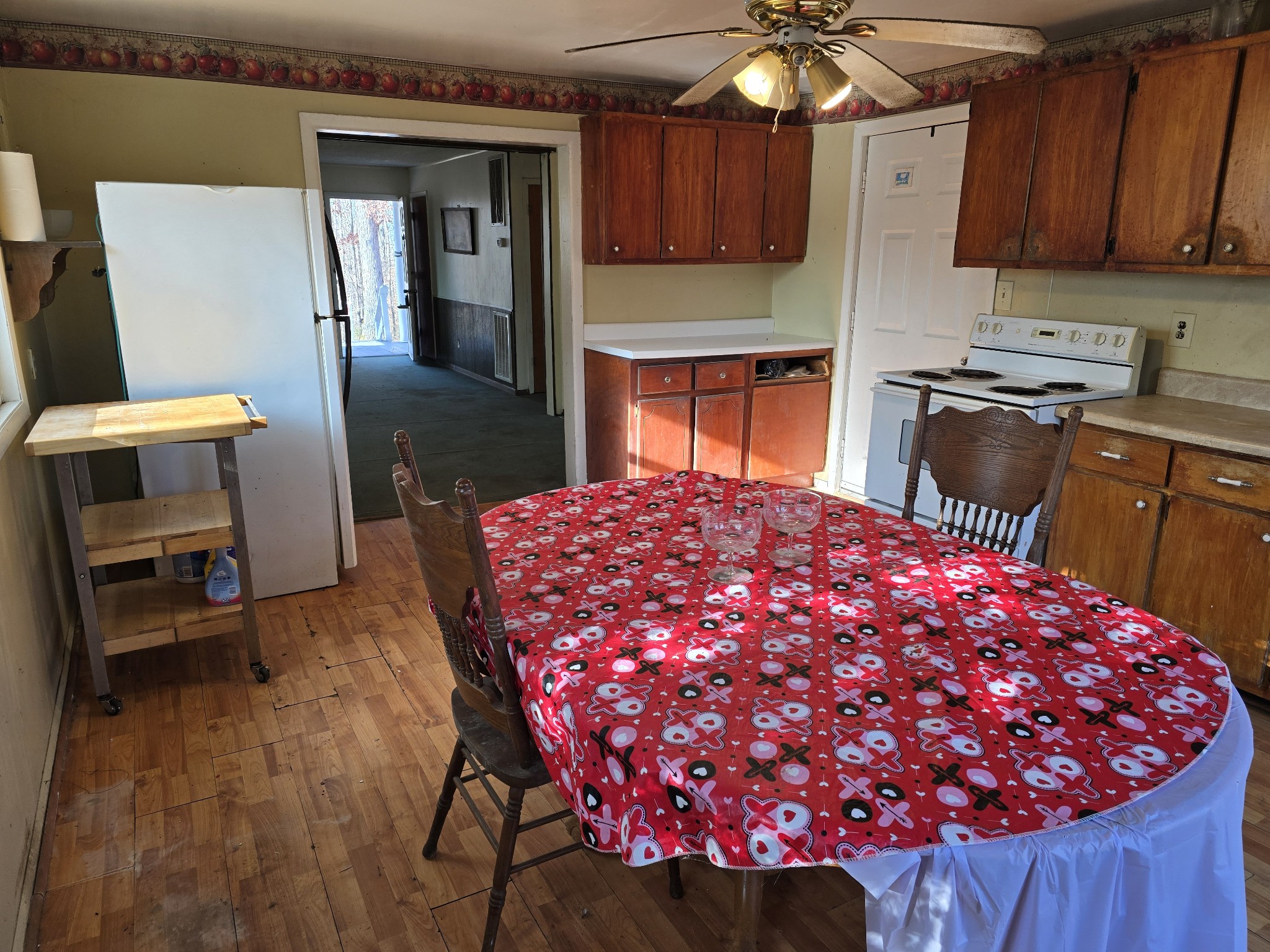 601 Anglin Ridge Road Dover, TN 37058 - Photo 5 of 29 a very nice looking room with a large bed