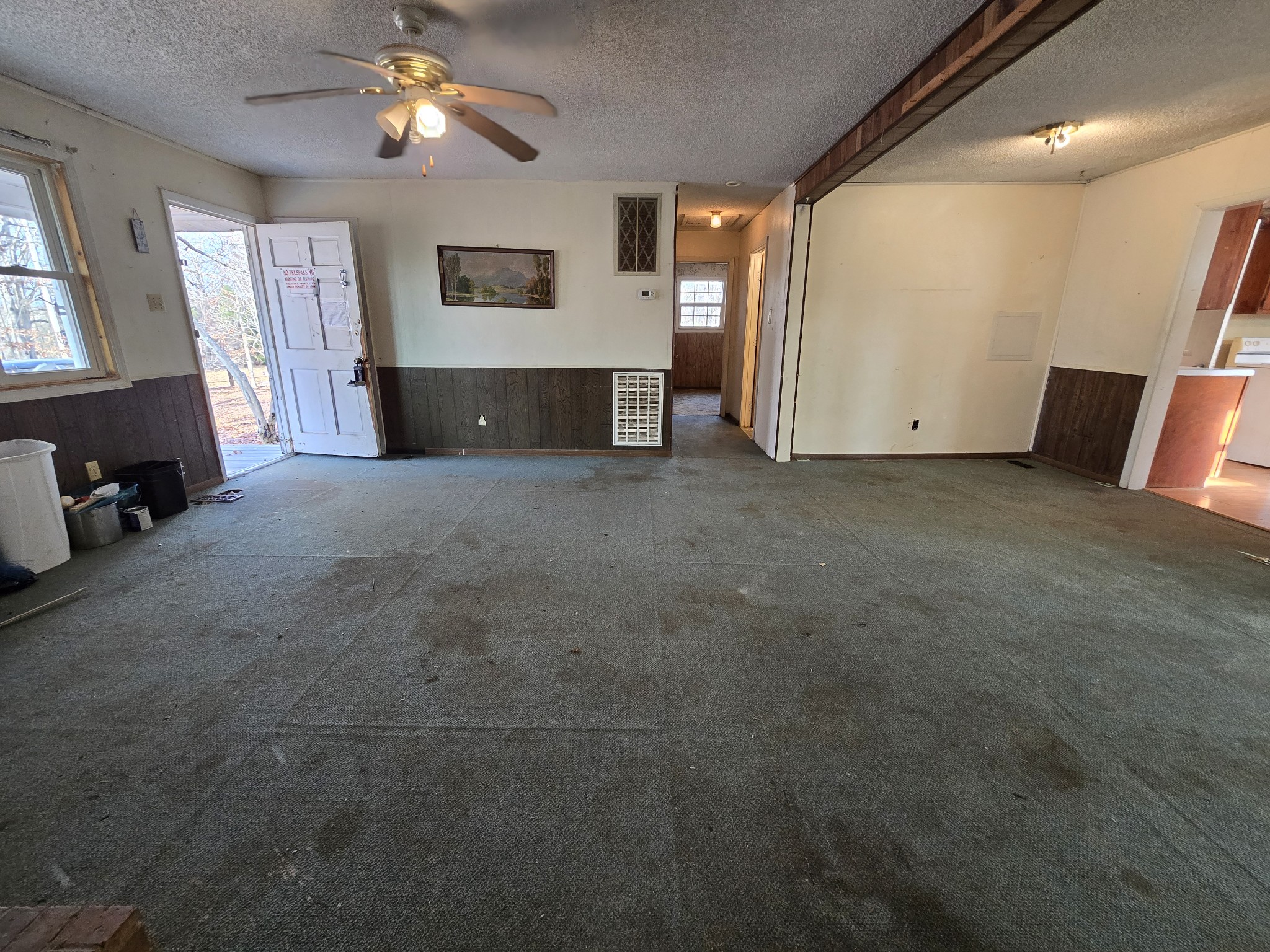 601 Anglin Ridge Road Dover, TN 37058 - Photo 5 of 30 a living room with furniture and a flat screen tv