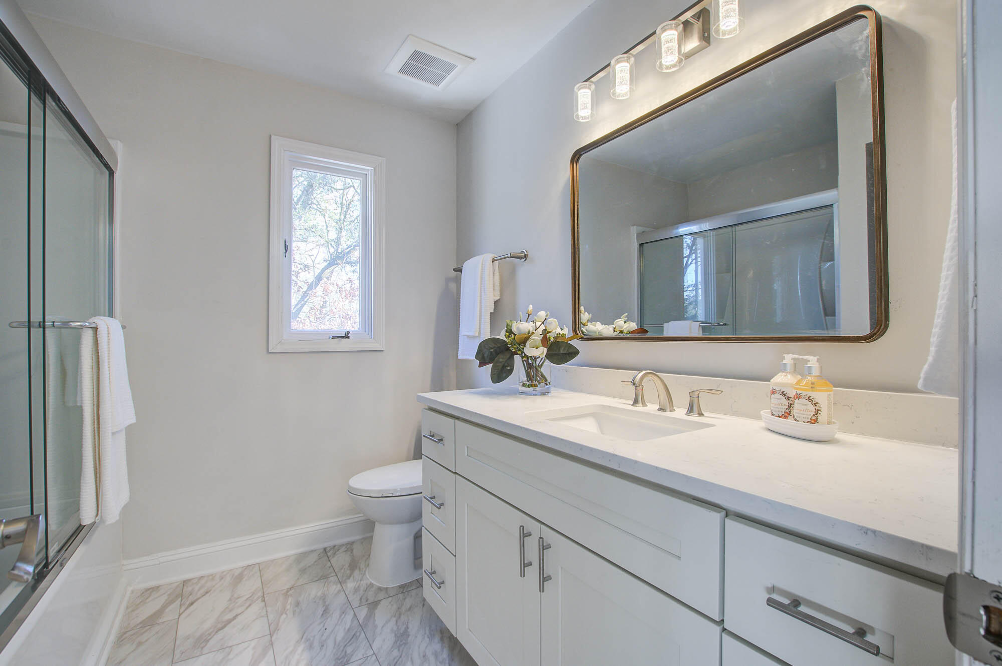 2426 Pristine View Road Charleston, SC 29414 - Photo 31 of 35 guest suite bathroom