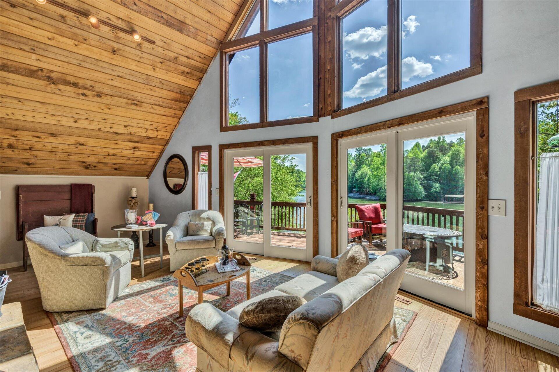 2339 Navigation Point Goodview, VA 24095 - Photo 2 of 49 a living room with furniture and a large window