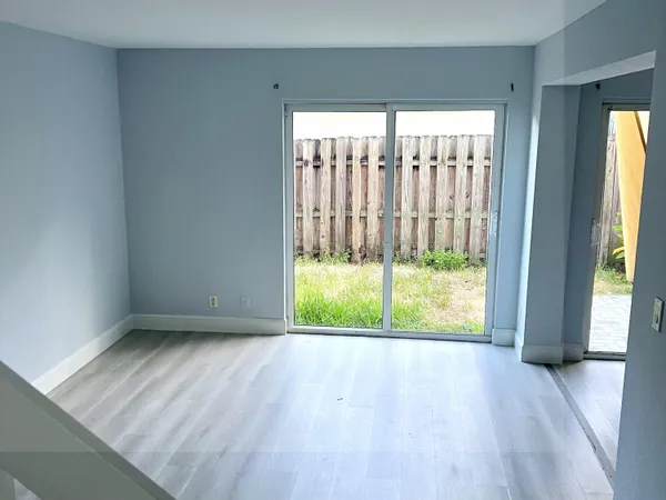 $2,000 | 512 Southwest 1st Street, Boynton Beach, FL 33435