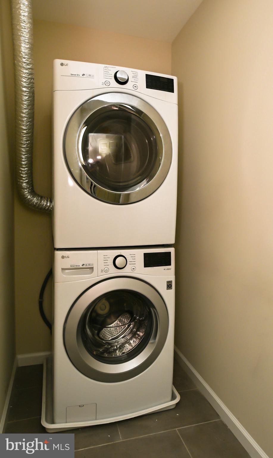 1743 Federal Street Baltimore, MD 21213 - Photo 23 of 42 a utility room with dryer and washer