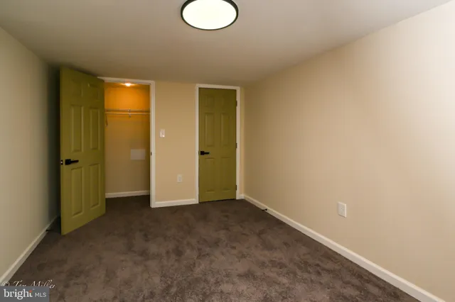 a view of many buildings