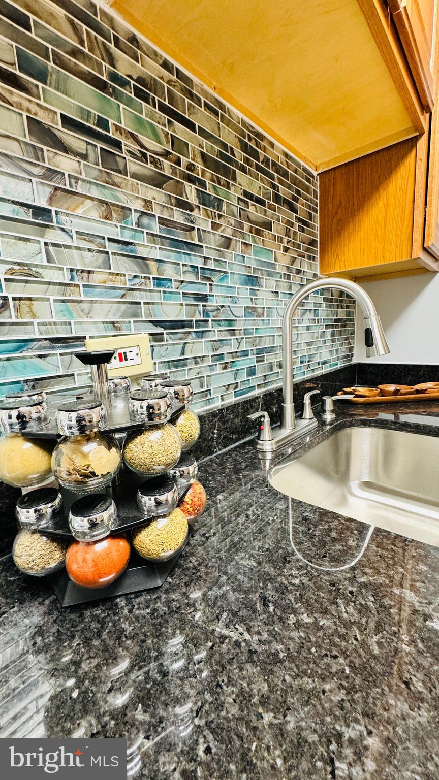1111 Dennis Avenue Silver Spring, MD 20901 - Photo 14 of 55 Kitchen - Lovely Backsplash