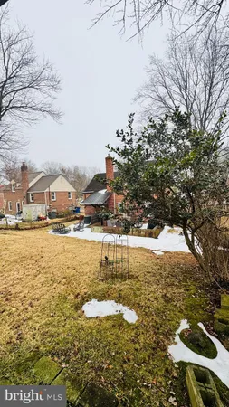 $2,450 | 1111 Dennis Avenue, Silver Spring, MD 20901