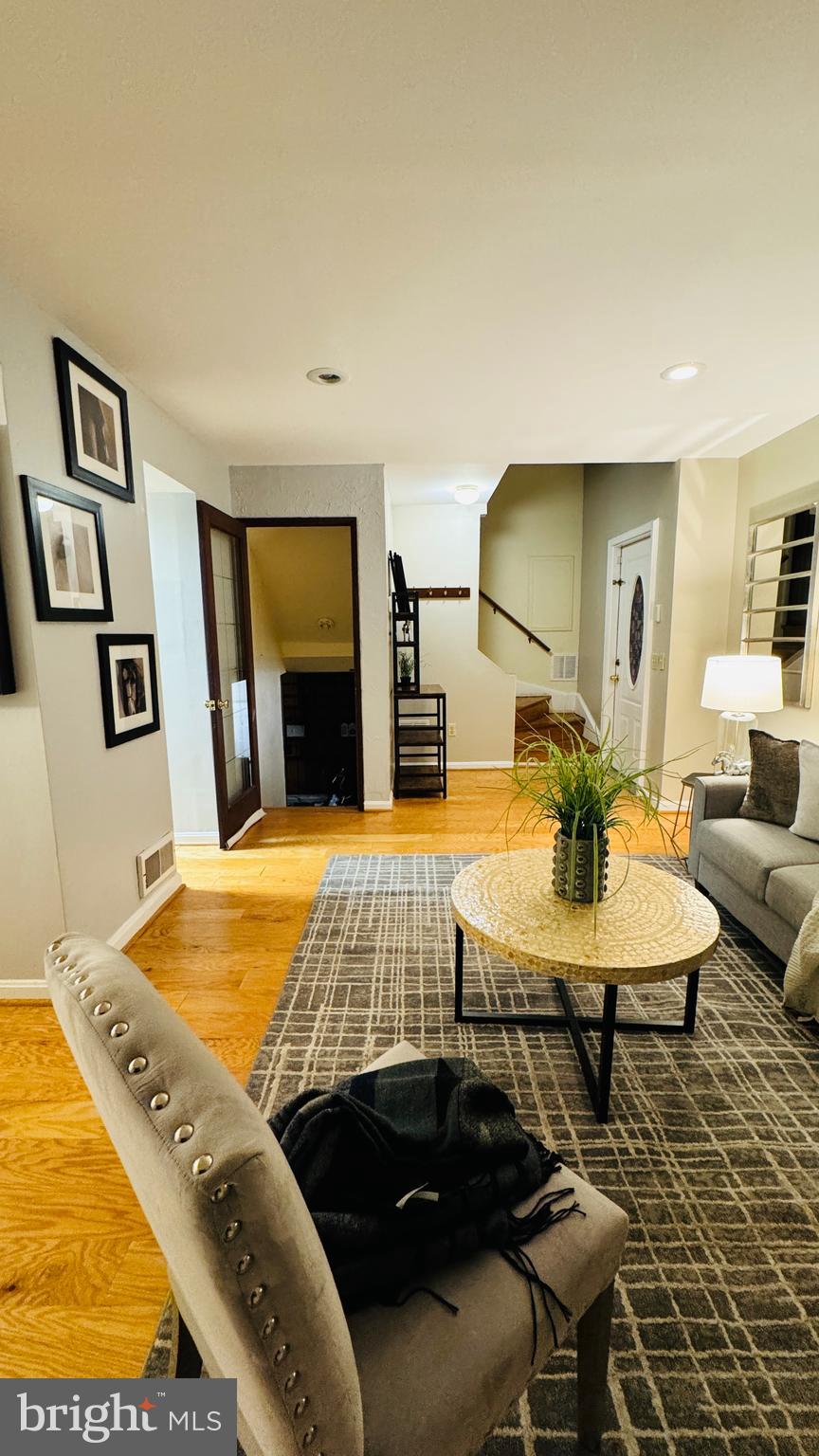 1111 Dennis Avenue Silver Spring, MD 20901 - Photo 6 of 55 Living Room