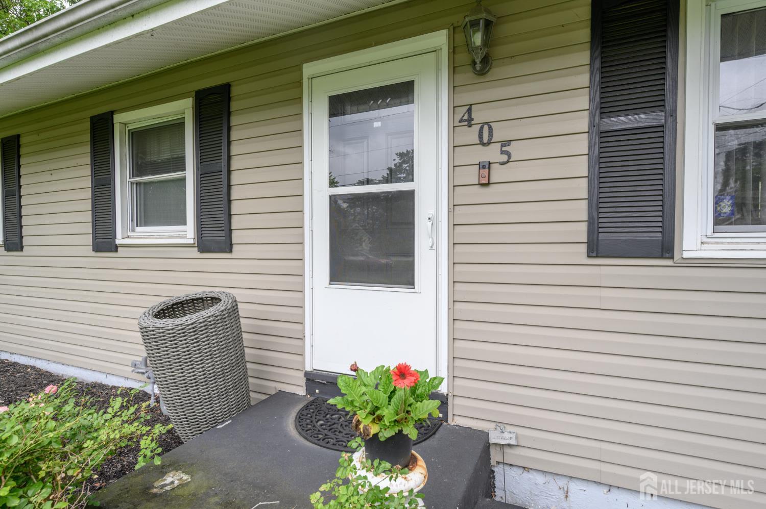 405 Magnolia Road Mount Laurel, NJ 08054 - Photo 2 of 38