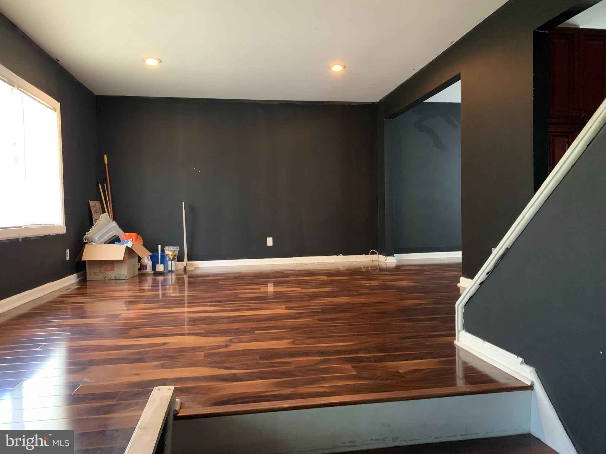 21 Ardmore Road Newark, DE 19713 - Photo 2 of 14 Living Room