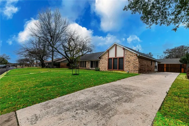 $462,995 | 640 Ivy Ann Drive, Woodway, TX 76712