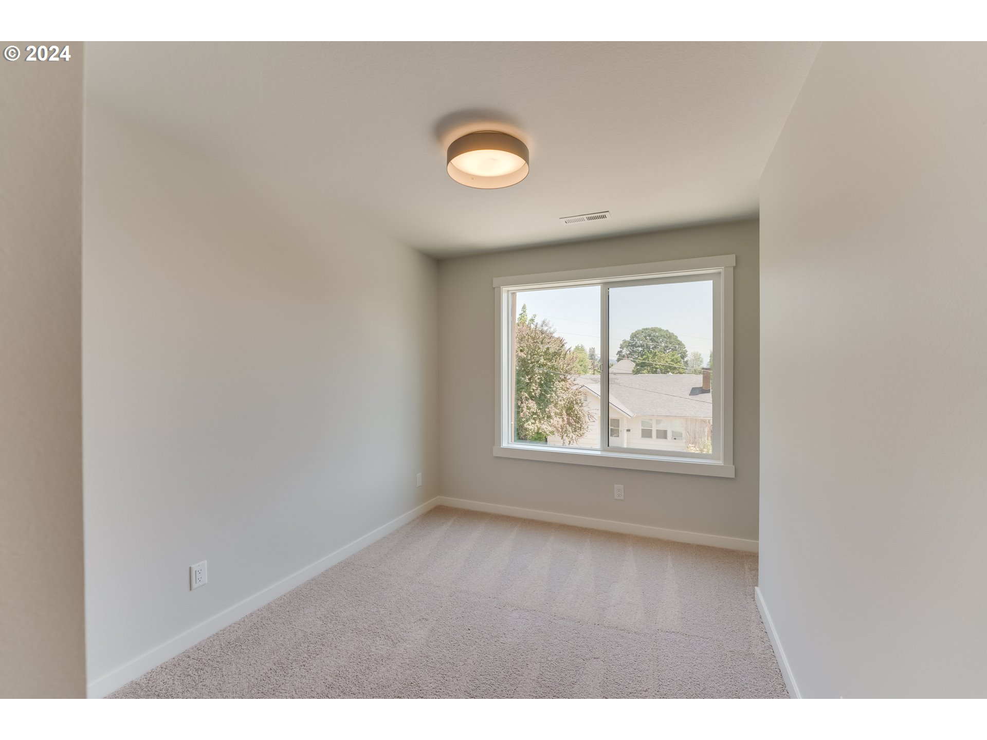 1243 Northwest Couch Street Camas, WA 98607 - Photo 25 of 32 Gallery Image 25