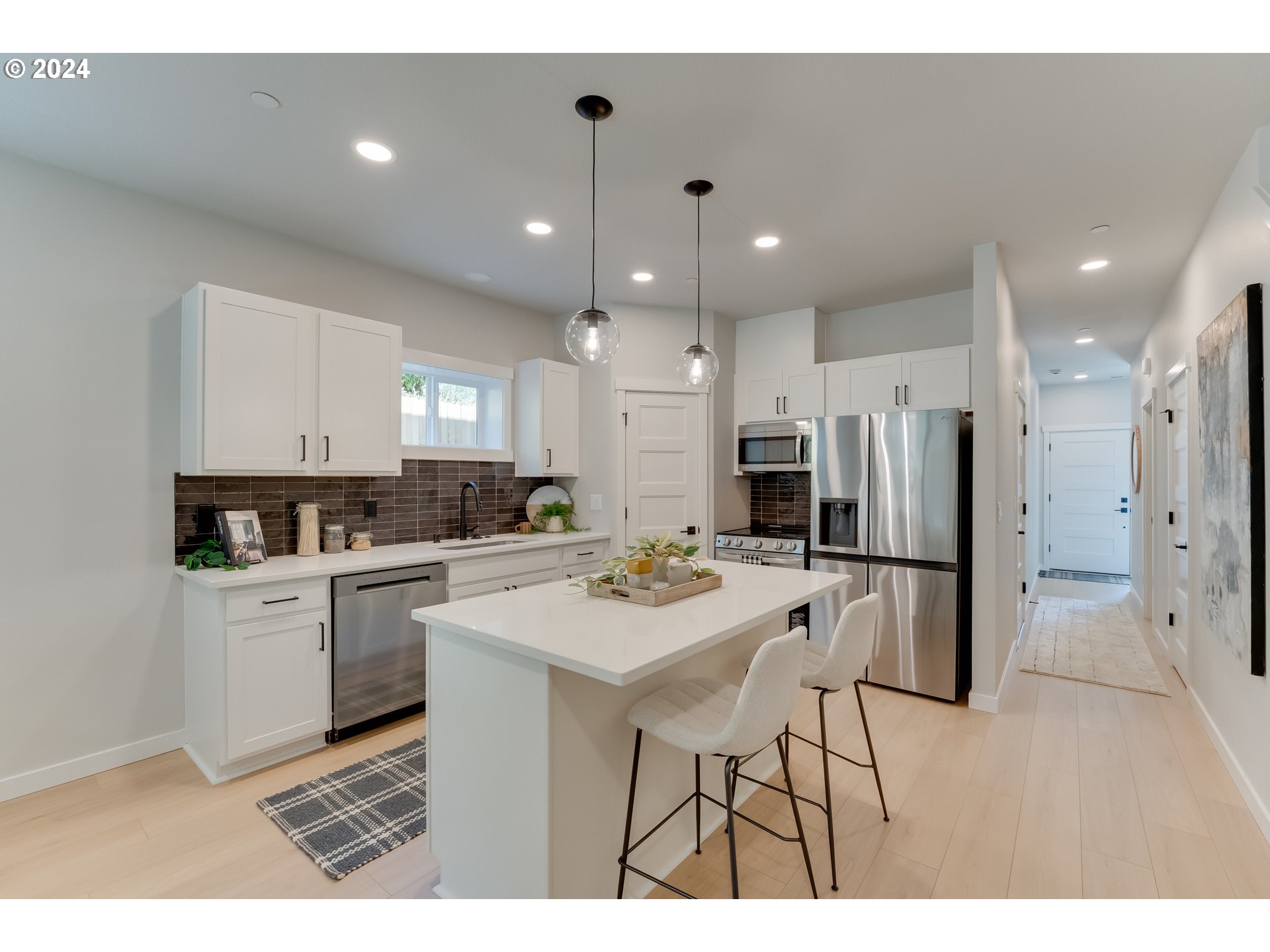 1243 Northwest Couch Street Camas, WA 98607 - Photo 9 of 32 Gallery Image 9