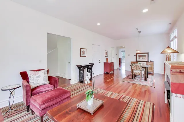 $649,000 | 3615 North Hoyne Avenue, Unit 2F, Chicago, IL 60618