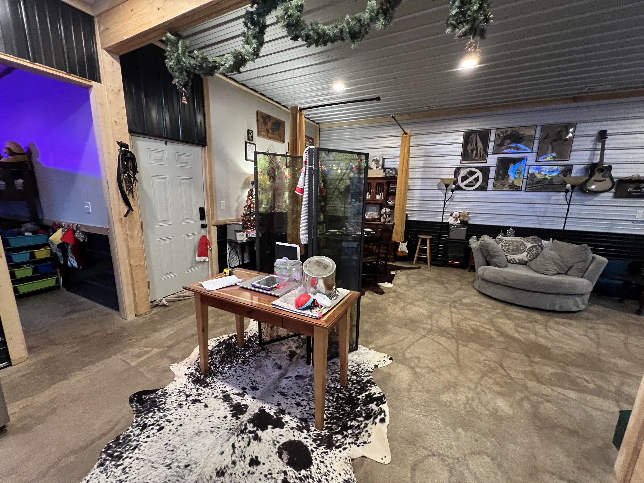 75 New Harmony Road Lafayette, TN 37083 - Photo 11 of 45 a living room with furniture a flat screen tv and a table