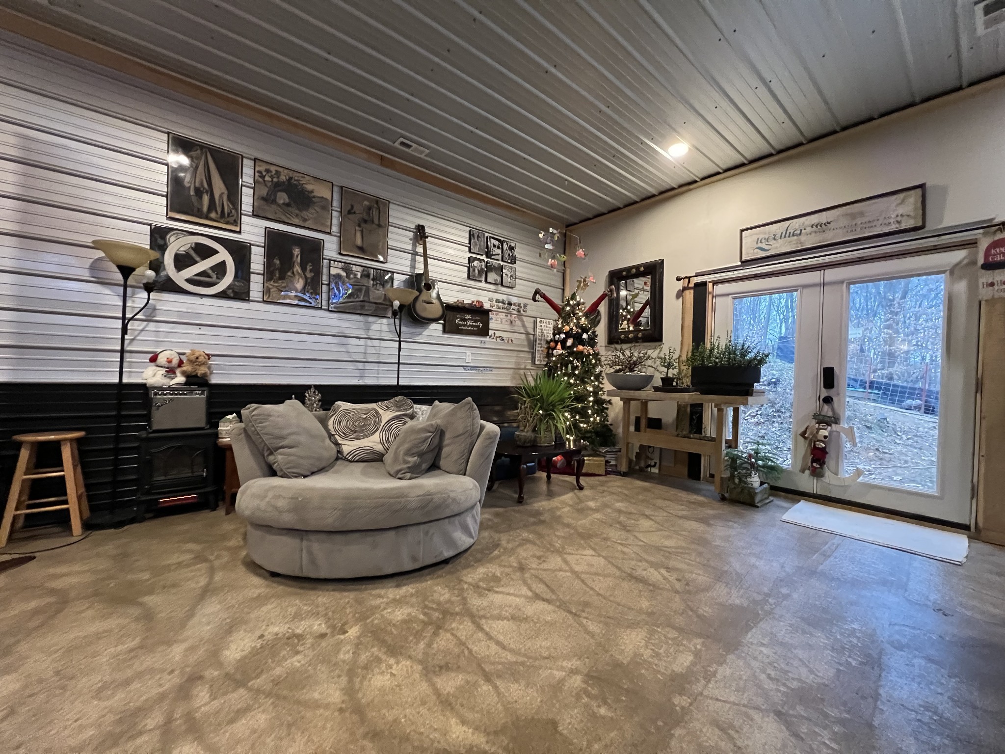 75 New Harmony Road Lafayette, TN 37083 - Photo 15 of 45 a living room with furniture