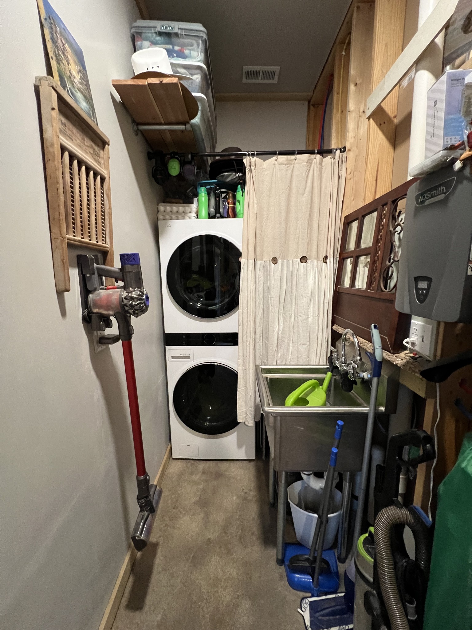 75 New Harmony Road Lafayette, TN 37083 - Photo 23 of 45 a utility room with dryer washer and dryer
