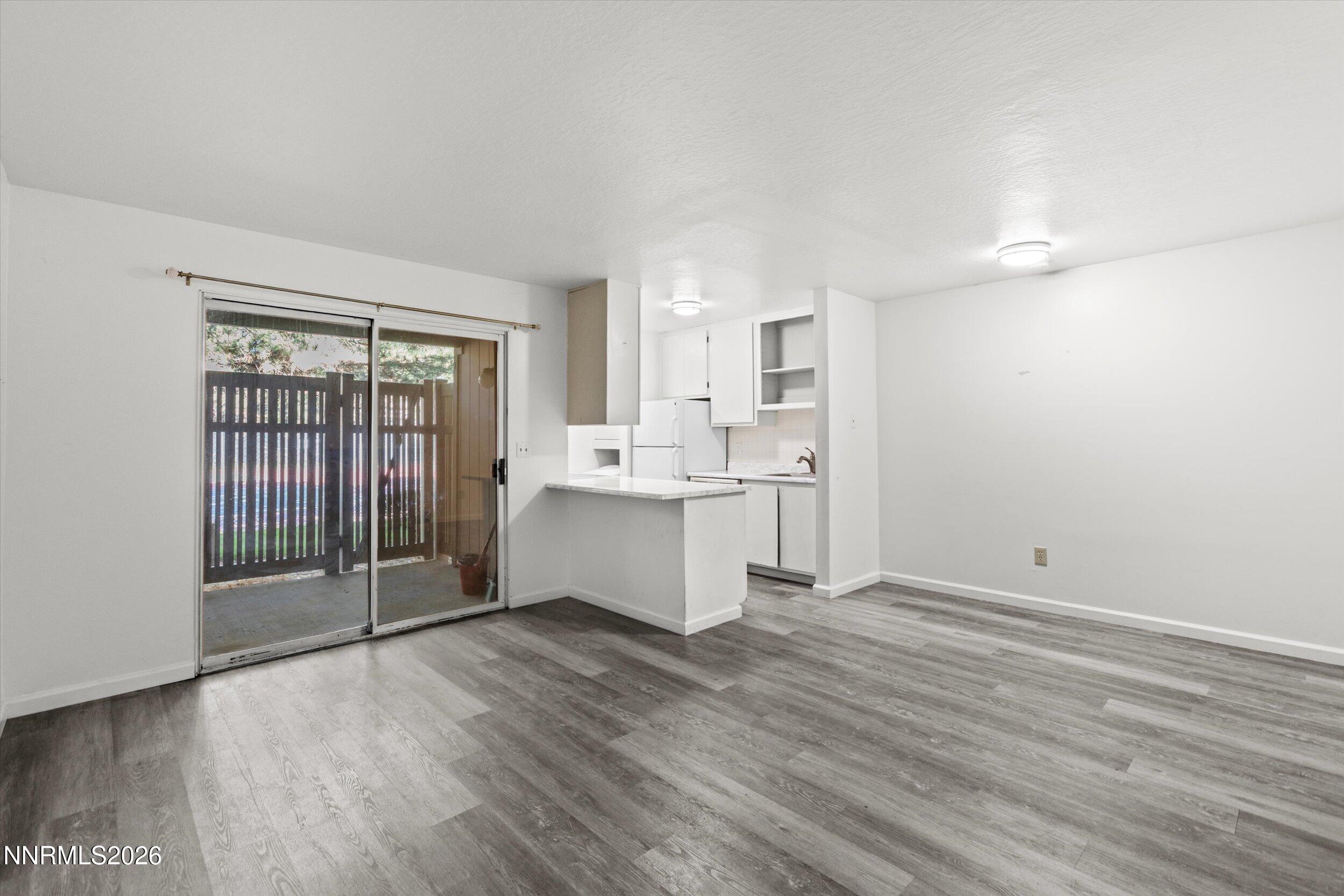 5021 Reggie Road Reno, NV 89502 - Photo 7 of 24 09-0Y7A0594