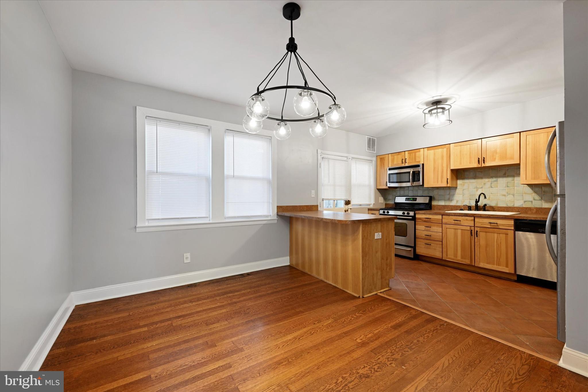 324 Westowne Road Baltimore, MD 21229 - Photo 4 of 18 Gallery Image 4