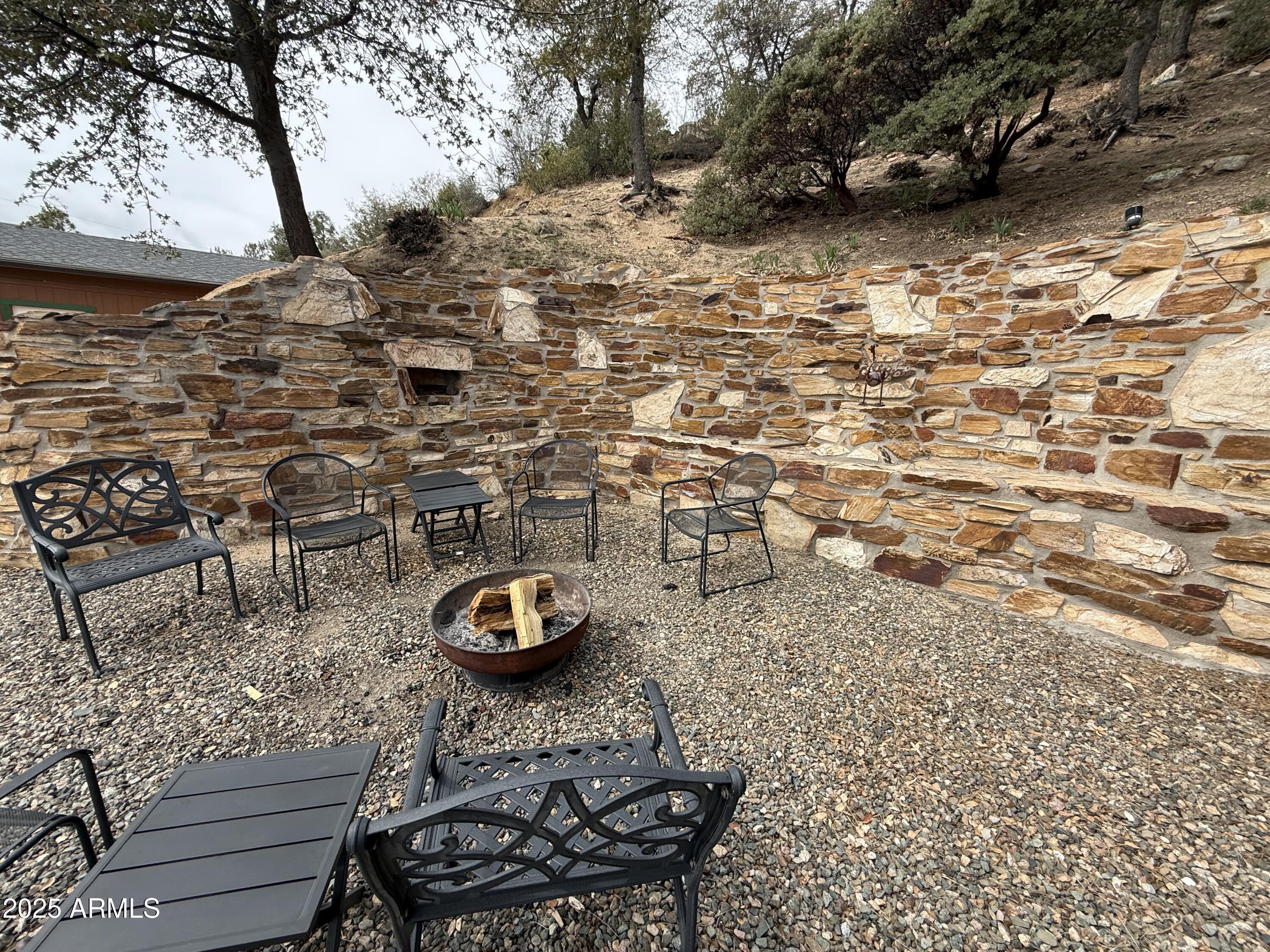 23442 Manzanita Road Crown King, AZ 86343 - Photo 38 of 41 a view of a backyard of the house