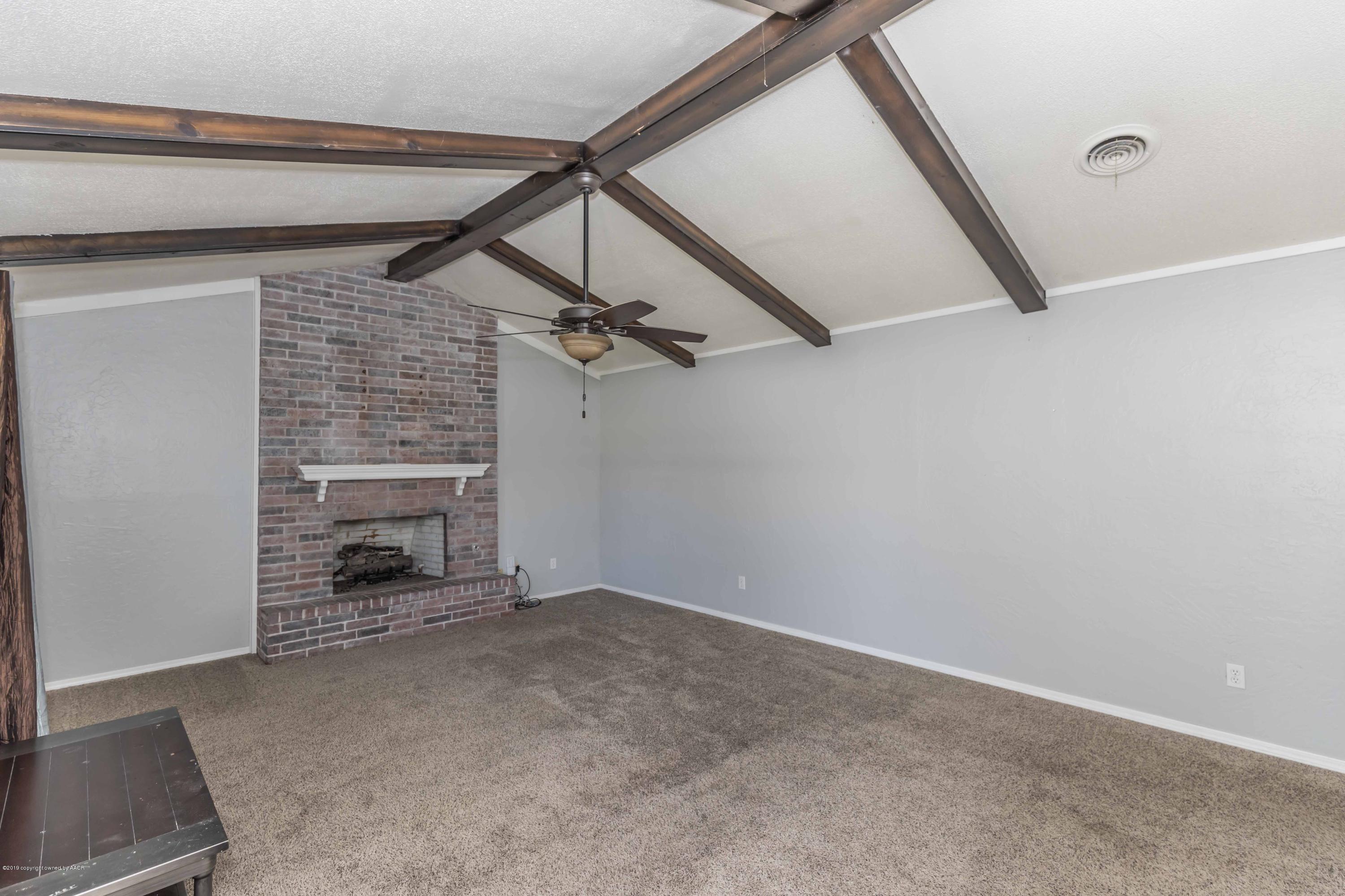 5304 South Milam Street Amarillo, TX 79110 - Photo 5 of 32 LIVING ROOM VIEW 2